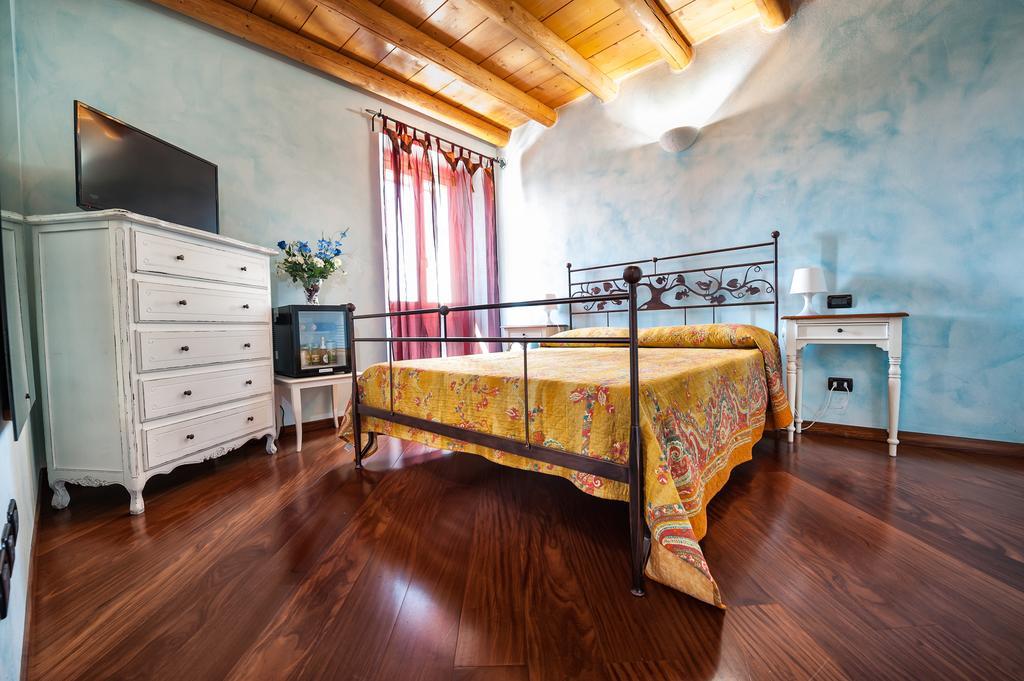 Villa Pace Pozzolengo Phòng bức ảnh