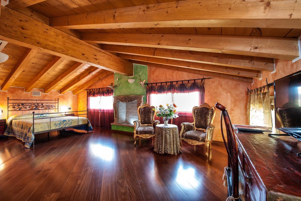 Villa Pace Pozzolengo Phòng bức ảnh